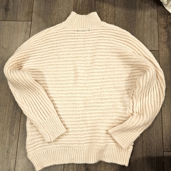 Tahari ribbed turtleneck sweater - Picture 2 of 3